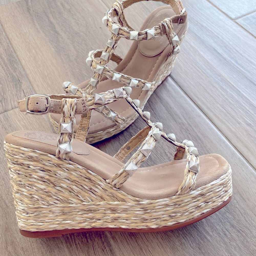 Vince Camuto wedge platform heels size 7M/37